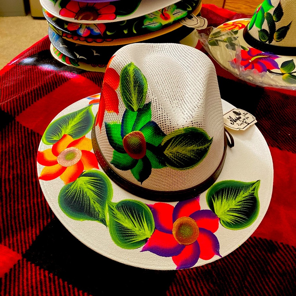“Authentic Mexican “hand painted Panamá style hat!
